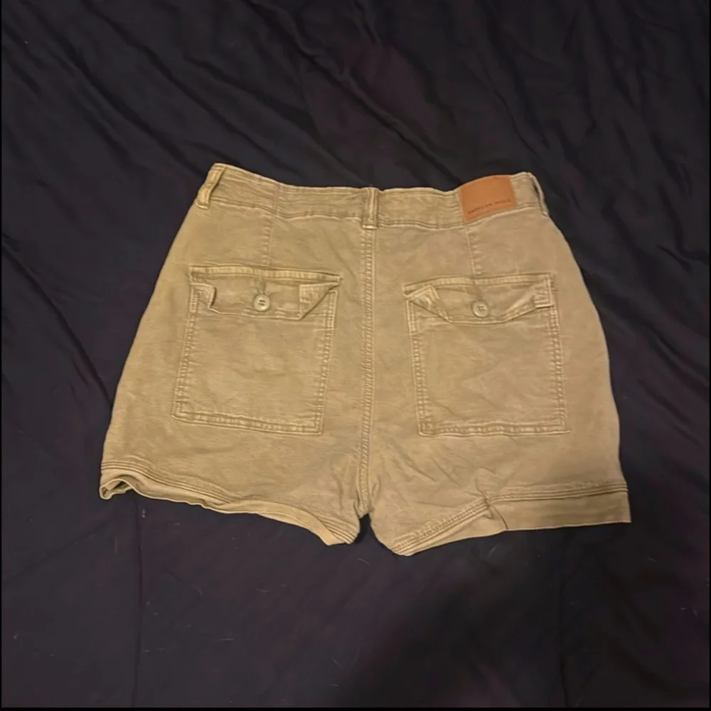 ✨ American Eagle Highest Rise 90s Boyfriend Shorts | Size 2 | Army Green ✨ - Picture 6 of 8